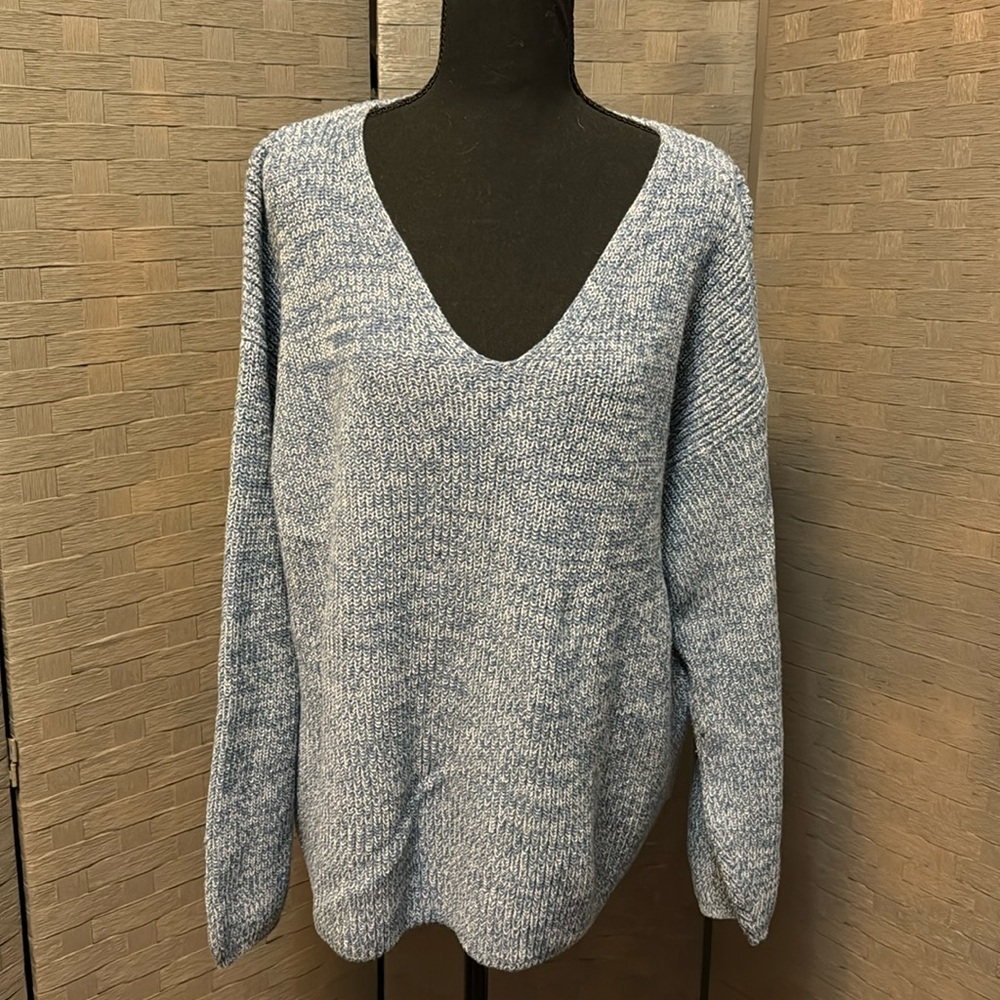 Blue and white GAP sweater XL